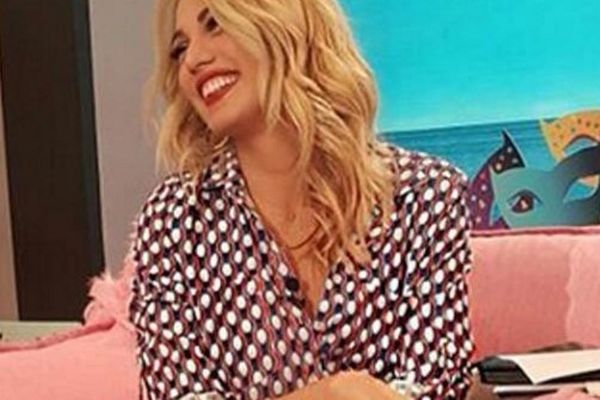 Αδιανόητο σταυροπόδι από την Σπυροπούλου! (photo)
