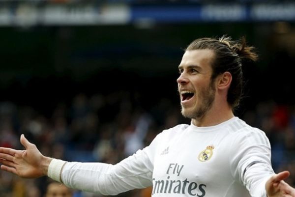 Οι τρύπιες κάλτσες του Μπέιλ! (photo)