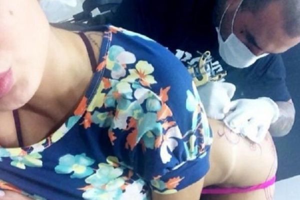 Ποια καυτή παρουσιάστρια χτύπησε τατουάζ στα οπίσθια και μας το' δειξε; (photo)