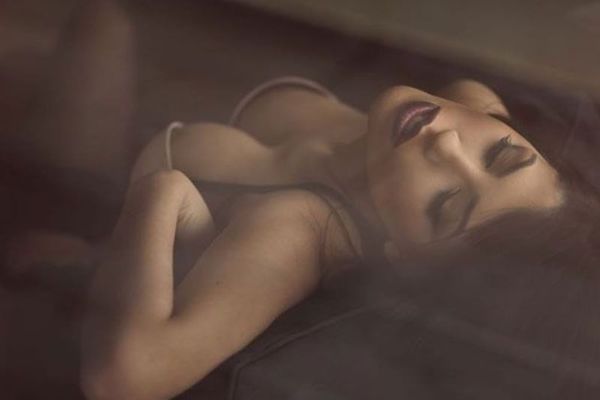 Ποια «καυτή» Ελληνίδα δήλωσε: «Όταν μου έρθει κάνω σεξ οπουδήποτε!» (photos)