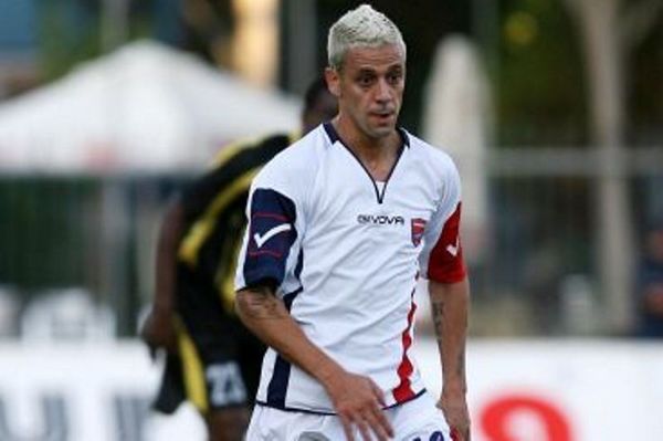 To έριξε… στο τραγούδι ο Εστογιάνοφ! Απολαύστε το videoclip (video)