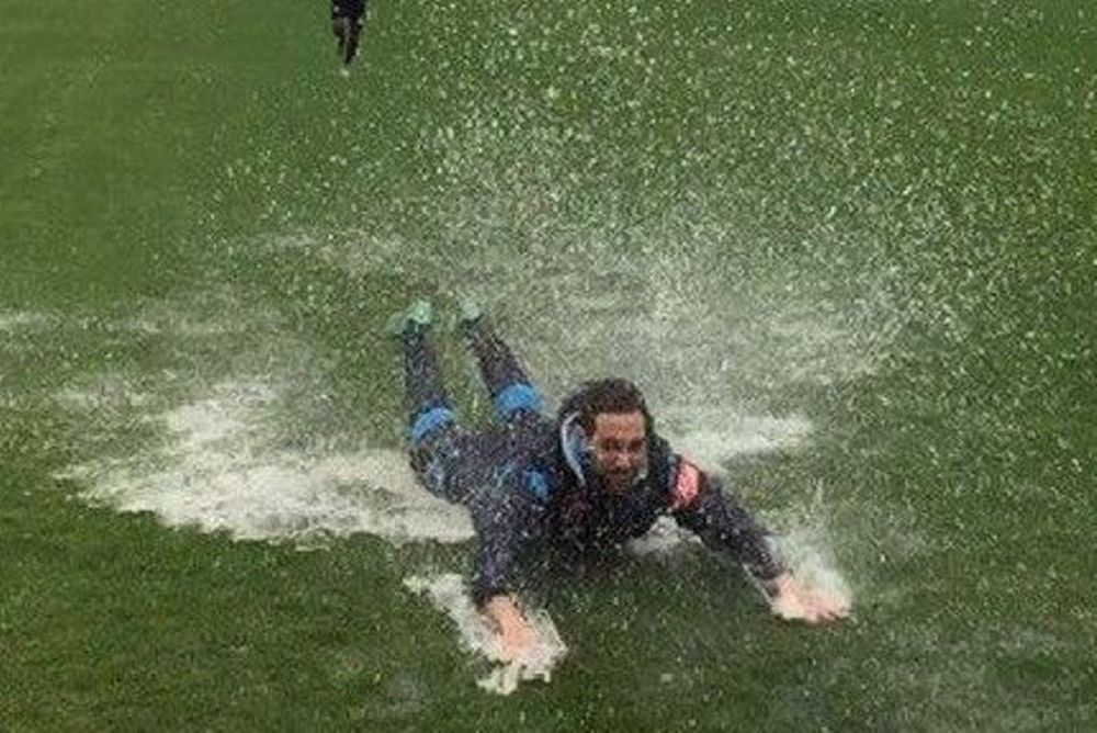 Προετοιμασία στις… βουτιές στη Νάπολι! (video)