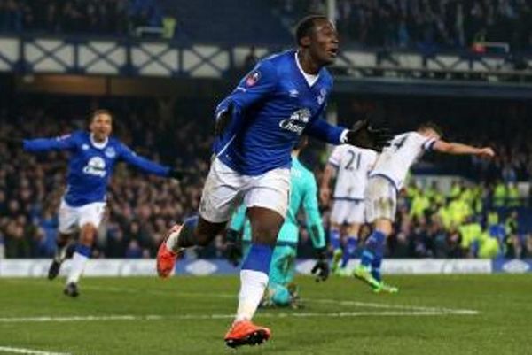 Τσέλσι πες αλεύρι, ο Λουκάκου σε γυρεύει... (videos)