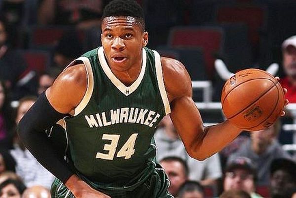 NBA: Παραλίγο να το κάνει πάλι ο Γιάννης! (videos)