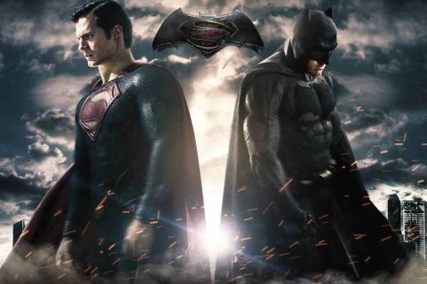 Batman VS Superman: Έφτασε η ώρα που όλοι περιμέναμε! (photos+videos)
