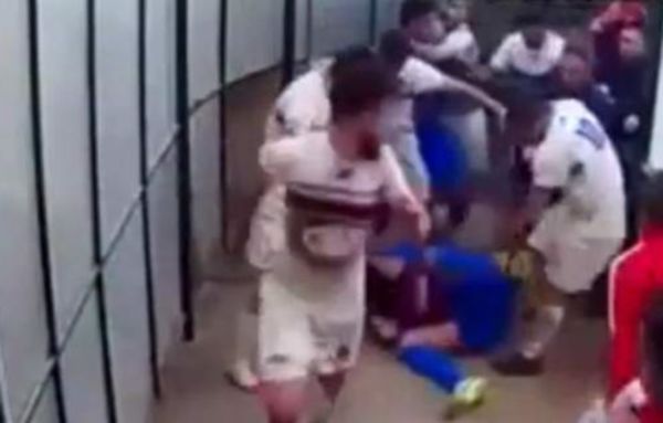 Τραμπουκισμοί από τον Αιολικό: «Εάν δε φύγεις θα στο σπάσω»!