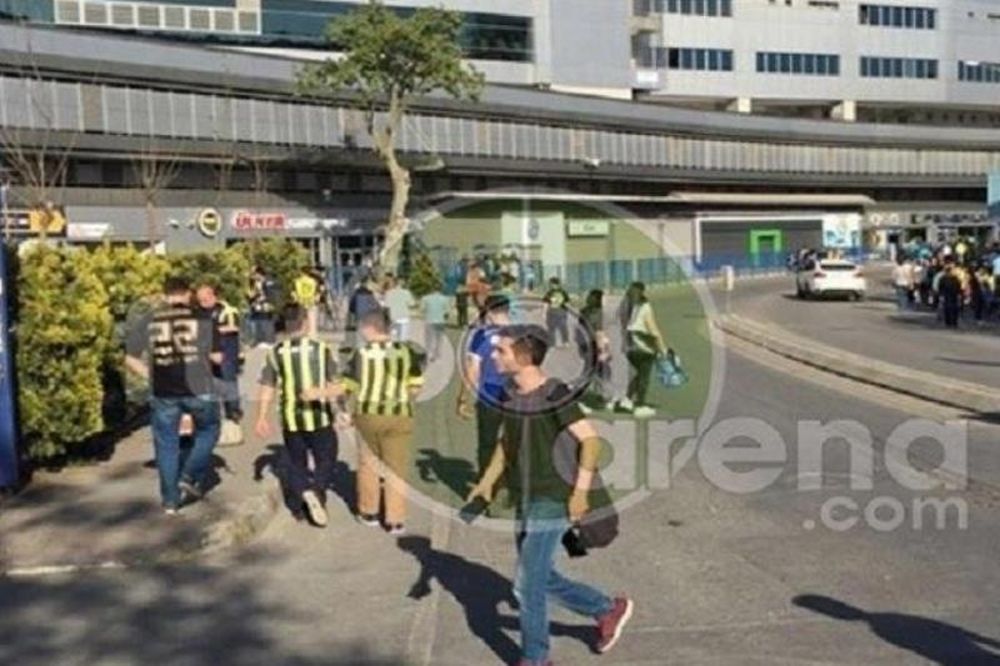 Σοκ: Πυροβόλησαν οπαδό της Φενέρ έξω από το γήπεδο! (photo)