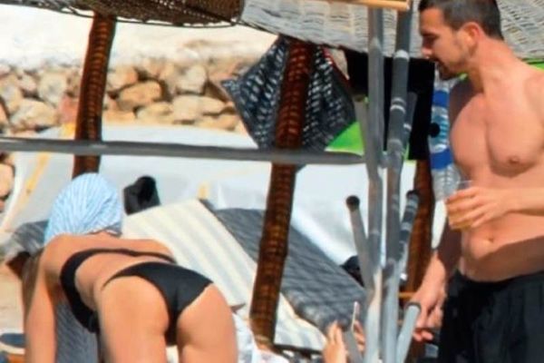 Έσκυψε και μας κόλασε η Μπαλατσινού! (photos)