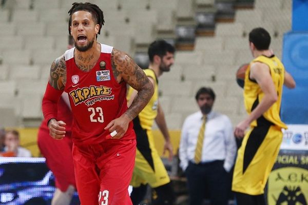 ΑΕΚ - Ολυμπιακός 75-89: «Έγκλημα» και... σκούπα