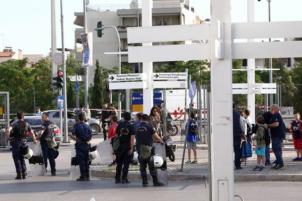 Τελικός Κυπέλλου - Ολυμπιακός-ΑΕΚ: Επεισόδιο στο ΟΑΚΑ!