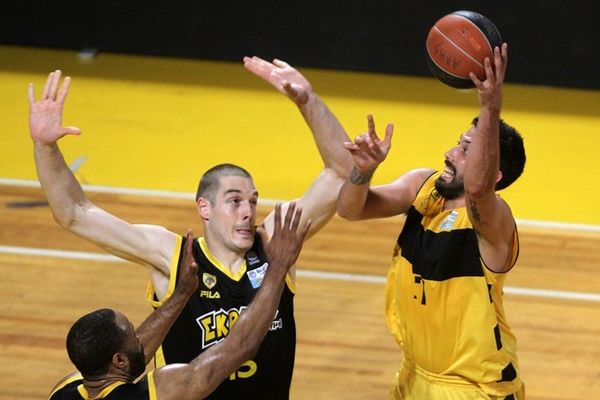 Άρης - ΑΕΚ 74-69: Ο Σίμτσακ νίκησε την ΑΕΚ 