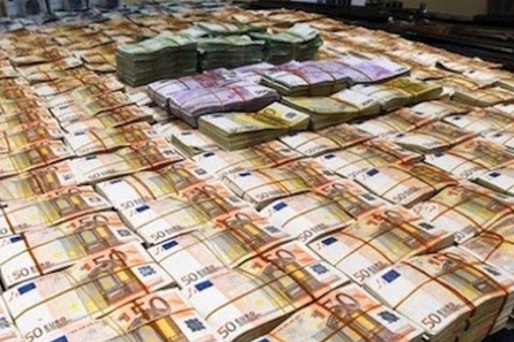 «Εγκεφαλικό» στα Φάρσαλα: Είδε στον τραπεζικό του λογαριασμό υπόλοιπο... 2 δισ. ευρώ!