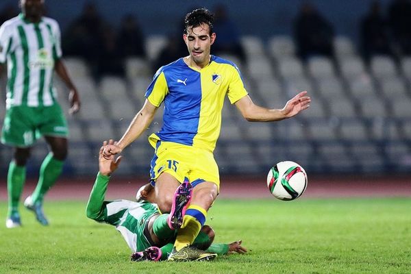 Στα «κυανέρυθρα» ο Μάριος Αντωνιάδης 