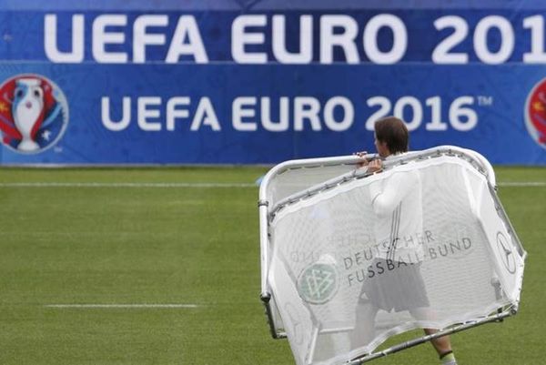 Euro 2016: Εντυπωσιακή άσκηση προσομοίωσης τρομοκρατικής επίθεσης στο κέντρο της Λιόν