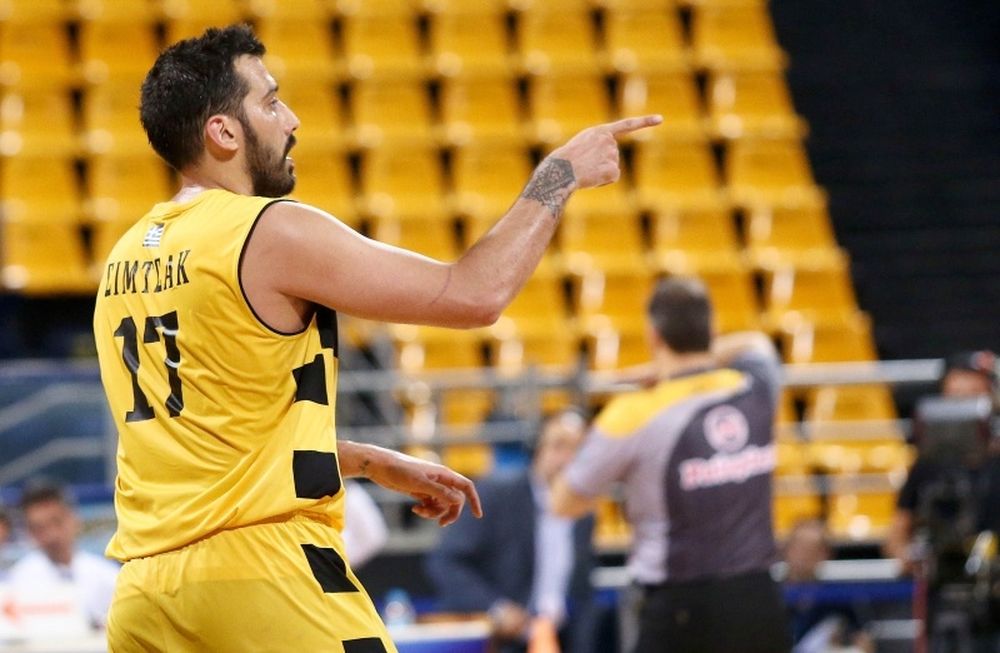 Αρης: Ανανέωσε με Σίμτσκακ