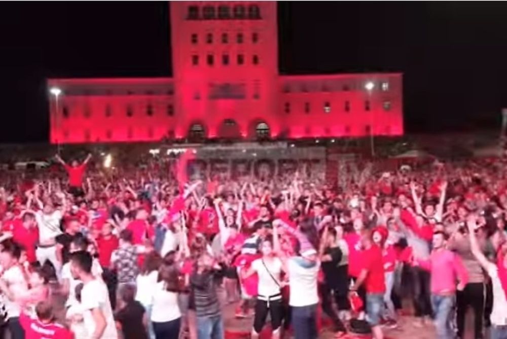 Euro 2016: «Κάηκε» η Αλβανία από τους πανηγυρισμούς! (videos)