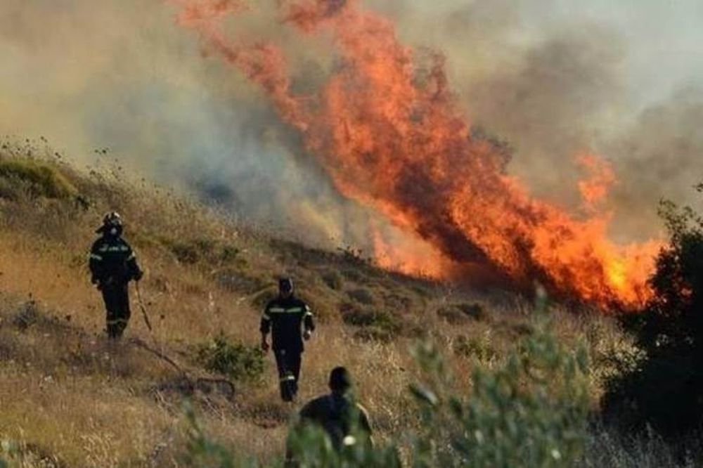 Καίγεται η Κύπρος: Ανεξέλεγκτη παραμένει η φωτιά