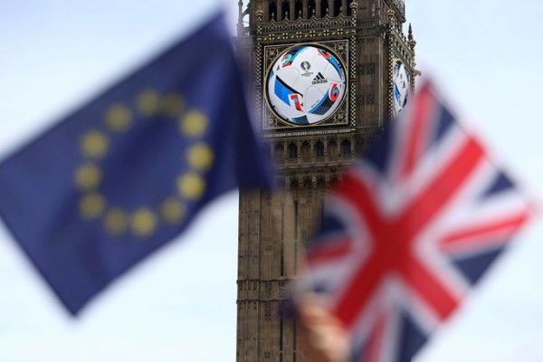 Μετέωροι περισσότεροι από 400 ποδοσφαιριστές εξαιτίας του «Brexit»