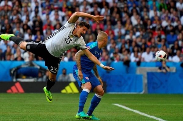 Euro 2016: Το χαμένο πέναλτι του Οζίλ (vid)