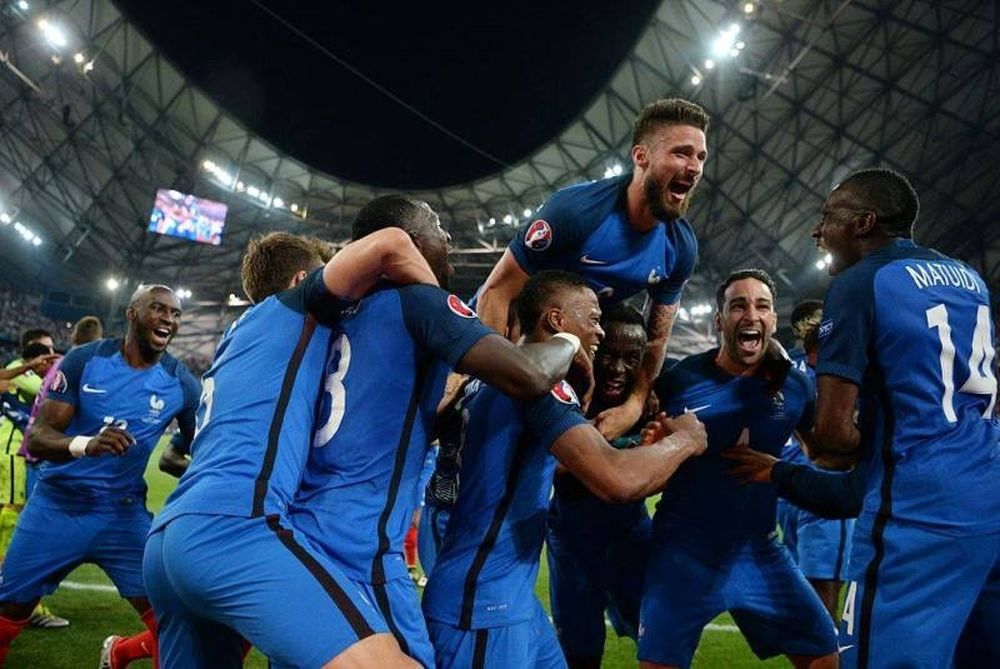 Euro 2016: Έκλεψαν… την κραυγή των Ισλανδών οι Γάλλοι (photos+video)