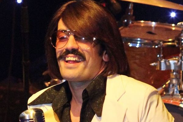 Παντρεύτηκε ο Τόνι Σφήνος στις Σπέτσες (photos)