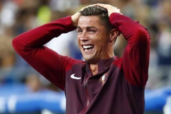 Euro 2016: Η απίστευτη αντίδραση του Κριστιάνο μετά το γκολ! (video)