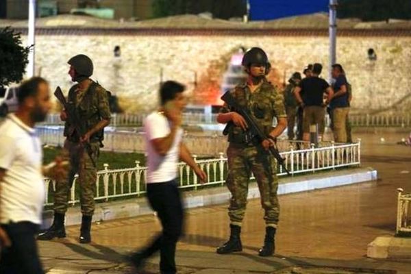 Πραξικόπημα στην Τουρκία: ΣΥΝΑΓΕΡΜΟΣ και στην Ελλάδα