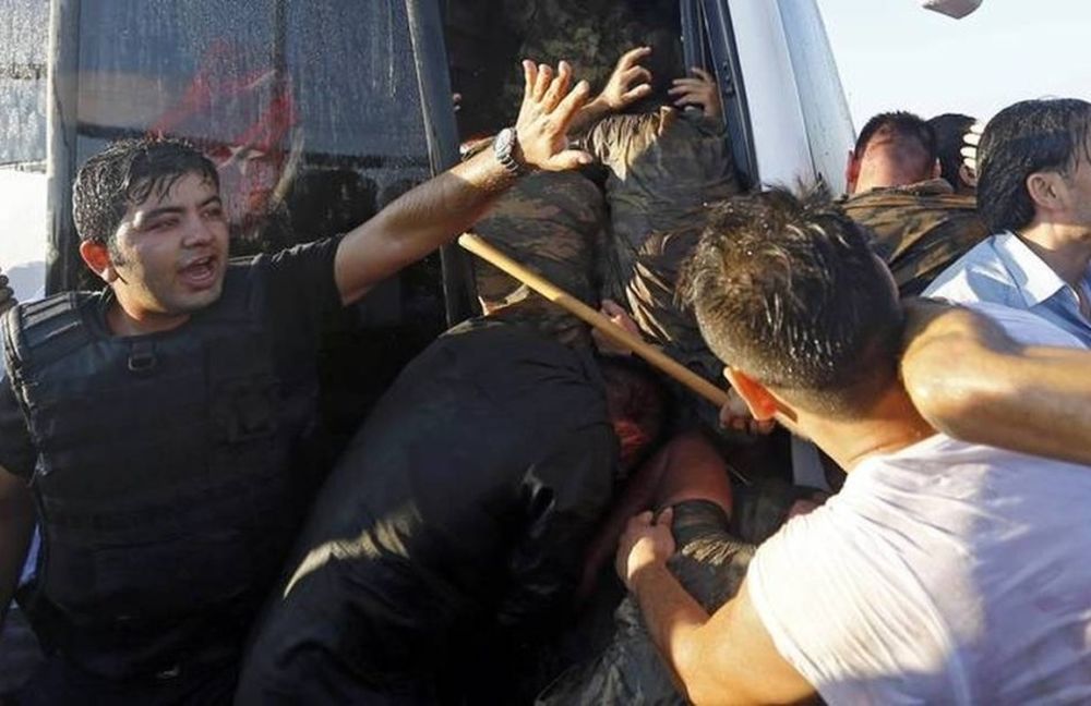 Πραξικόπημα στην Τουρκία: τα φυτίλια είναι ακόμη αναμμένα