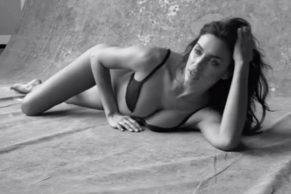 Topless και με καυτή πίσω… κίνηση η Ιρίνα Σάικ στο Instagram! (photo)