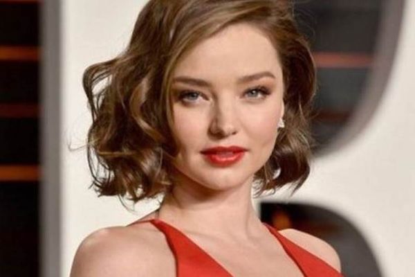 Καιρό είχαμε να τη δούμε με μαγιό: Η Miranda Kerr μας δείχνει τις σέξι καμπύλες της (Photos)