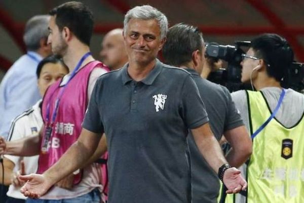 Ο Μουρίνιο απαγορεύει τα Pokemon στα αποδυτήρια της Γιουνάιτεντ