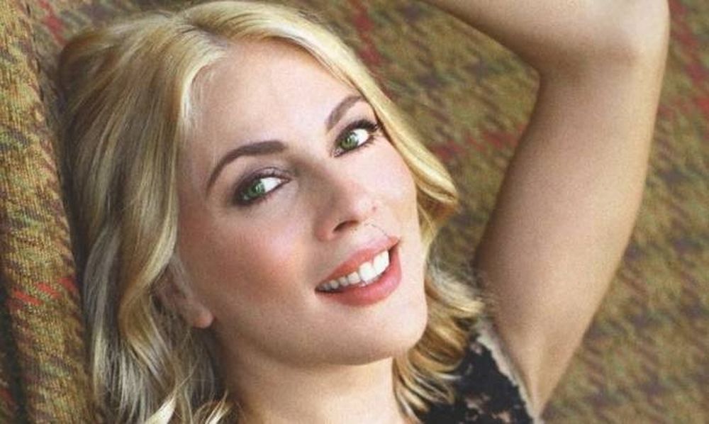 Ακομπλεξάριστη η Καρύδη! Πόσταρε βίντεο με μαγιό χωρίς ίχνος ρετούς