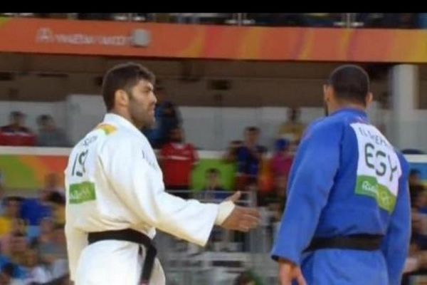 Ρίο 2016: Αιγύπτιος τζουντόκα αρνήθηκε να δώσει το χέρι στον ισραηλινό αντίπαλό του