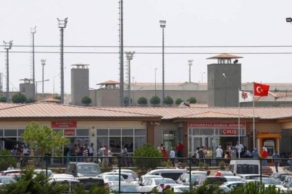 Τουρκία: Αποφυλακίζουν 38.000 κρατουμένους για να βάλουν μέσα πραξικοπηματίες!