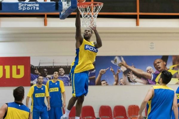 «Πρώτη» με όνειρα για τη Μακάμπι! (photos)