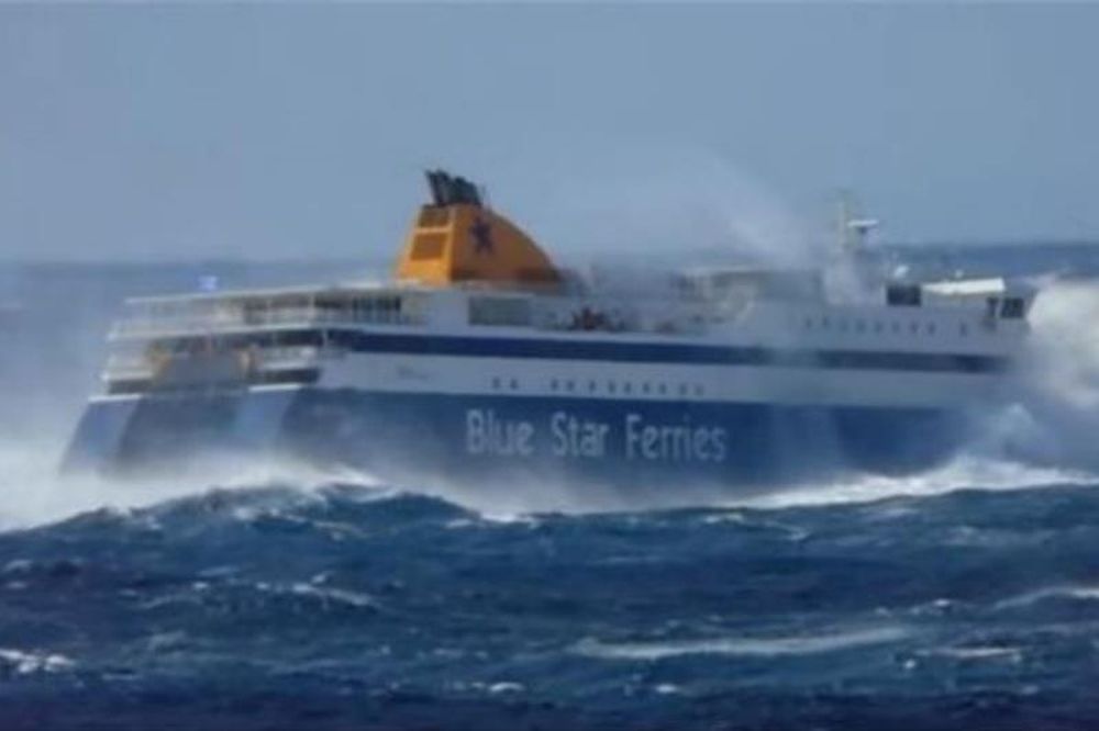 ΣΥΓΚΛΟΝΙΣΤΙΚΟ: Όταν οι Έλληνες καπετάνιοι δαμάζουν τα κύματα! (videos)