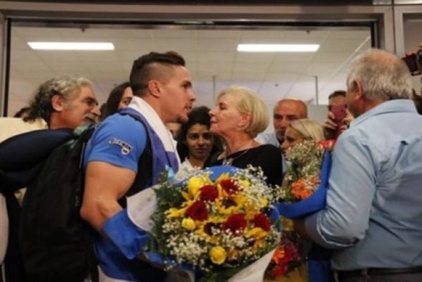 Ξέσπασμα της μητέρας του Πετρούνια: «Αγνοείτε όσους δεν πήραν μετάλλιο» (video)