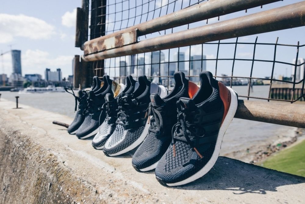 H adidas αλλάζει την εικόνα του τρεξίματος με δύο νέες εκδόσεις UltraBOOST, τα UltraBOOST Uncaged with Colour και τα UltraBOOST Metallic Pack 