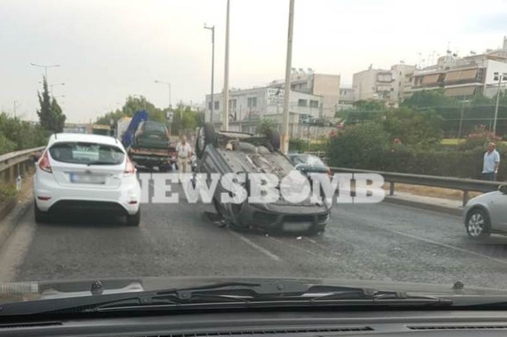 Προσοχή! Σοβαρό τροχαίο στην Εθνική Οδό - Μεγάλο το μποτιλιάρισμα (pics)