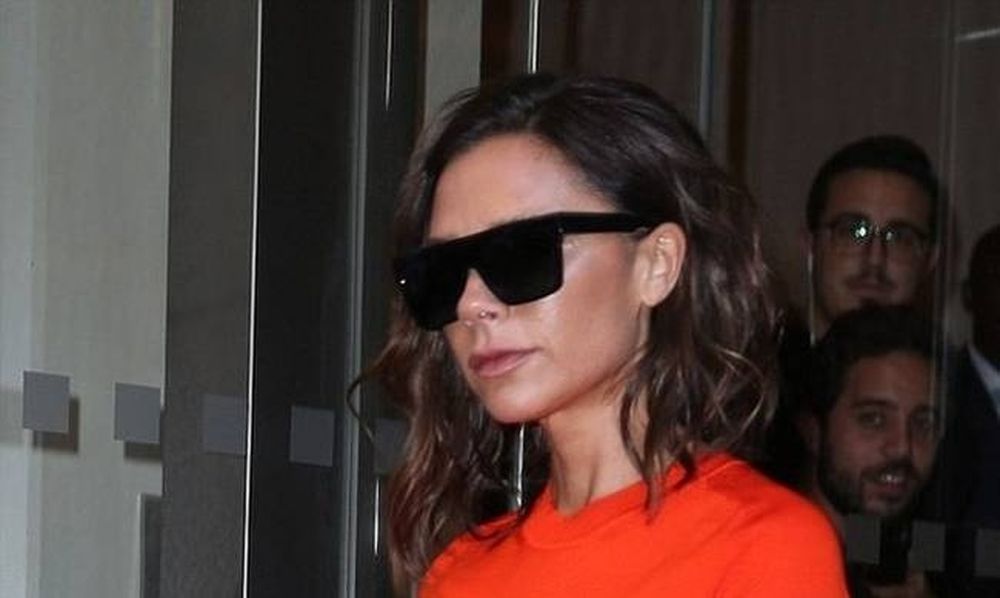 Το κορμί της Victoria Beckham φαίνεται πολύ αδυνατισμένο και θυμίζει αυτό της Amal Alamuddin
