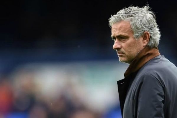 Μουρίνιο: «Δεν μου αρέσει που είμαστε στο Europa League, αλλά θα το σεβαστούμε»