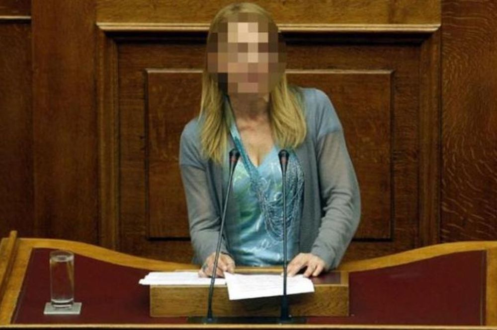 Πρώην Ελληνίδα βουλευτής σε απίστευτα γυμνά! (photos)