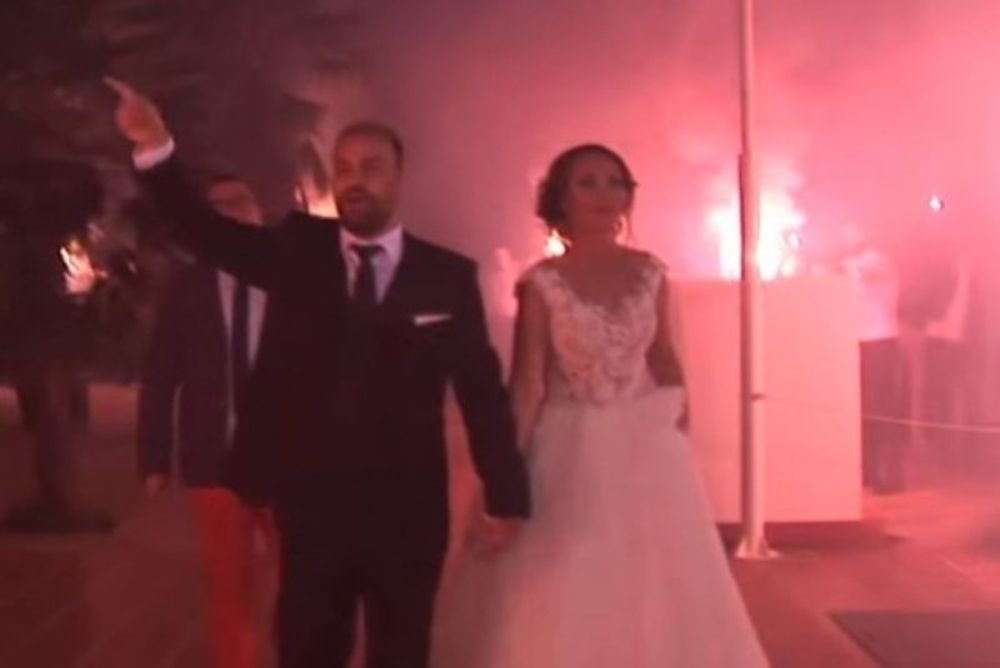 Ο Γάμος της Χρονιάς: Με καπνογόνα και πολύ… ΠΑΟΚάρα! (video)
