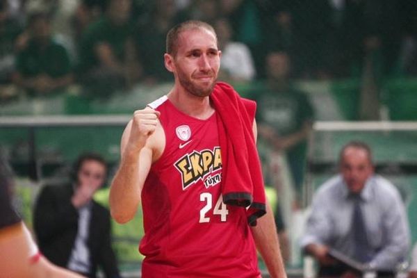  Ολυμπιακός: Αμφίβολος ο Λοτζέσκι