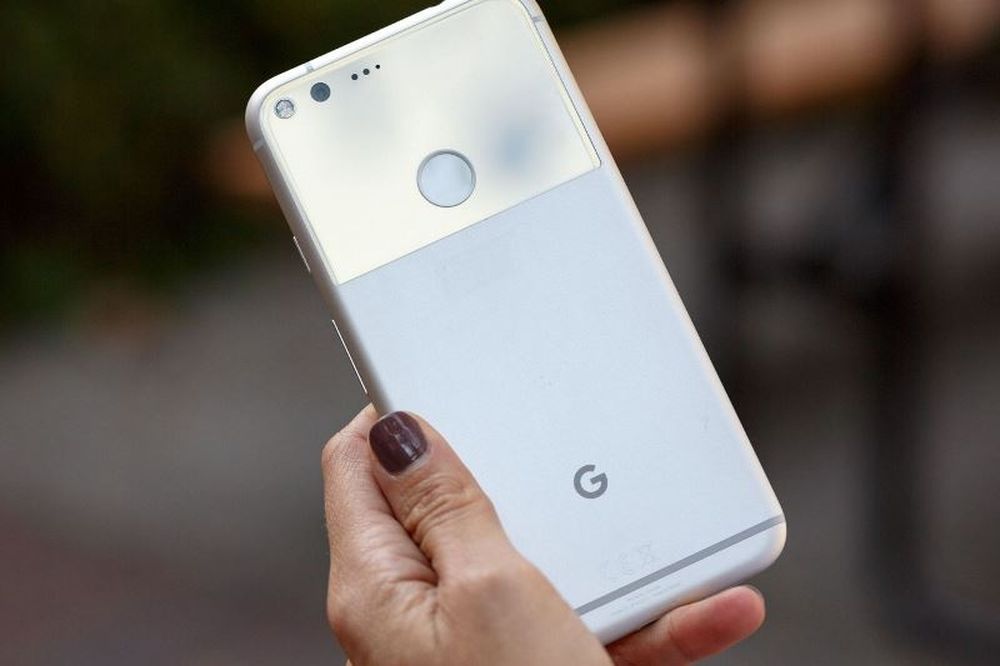 Η Google παρουσίασε τα δικά της κινητά τηλέφωνα Pixel με έξτρα νοημοσύνη
