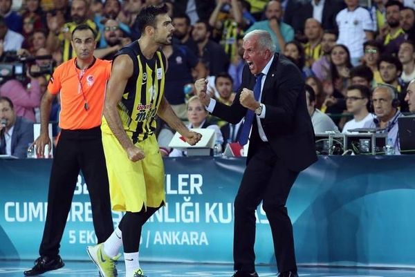 Υπό το βλέμμα του Ερντογάν ο Σλούκας πήρε τον πρώτο τίτλο της χρονιάς στην Τουρκία