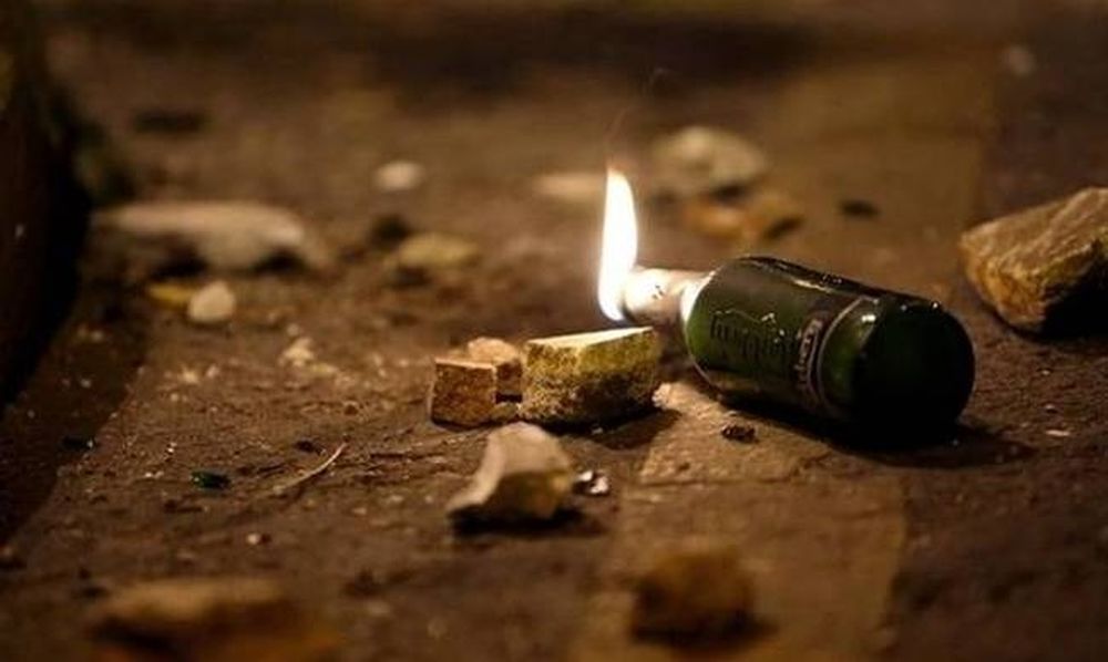 Γαλλία: Σε κρίσιμη κατάσταση αστυνομικός από επίθεση με μολότοφ