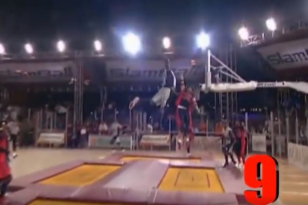 Θες να δεις κάρφωμα; Μπες εδώ και απόλαυσε! (video)
