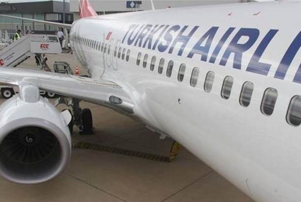 Πιλότος προσγείωσε άρον άρον το αεροπλάνο γιατί... δεν άντεχε το κλάμα ενός μωρού!