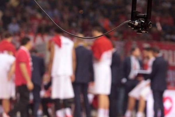 Ντου στα αποδυτήρια του ΣΕΦ